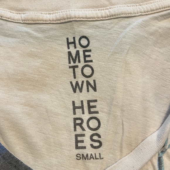 Urban Outfitters Tshirt - Picture 3 of 3